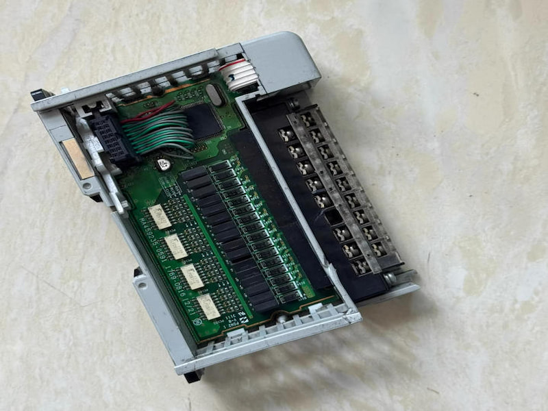 Allen-Bradley 1769-OB16 Allen-Bradley 1769-OB16